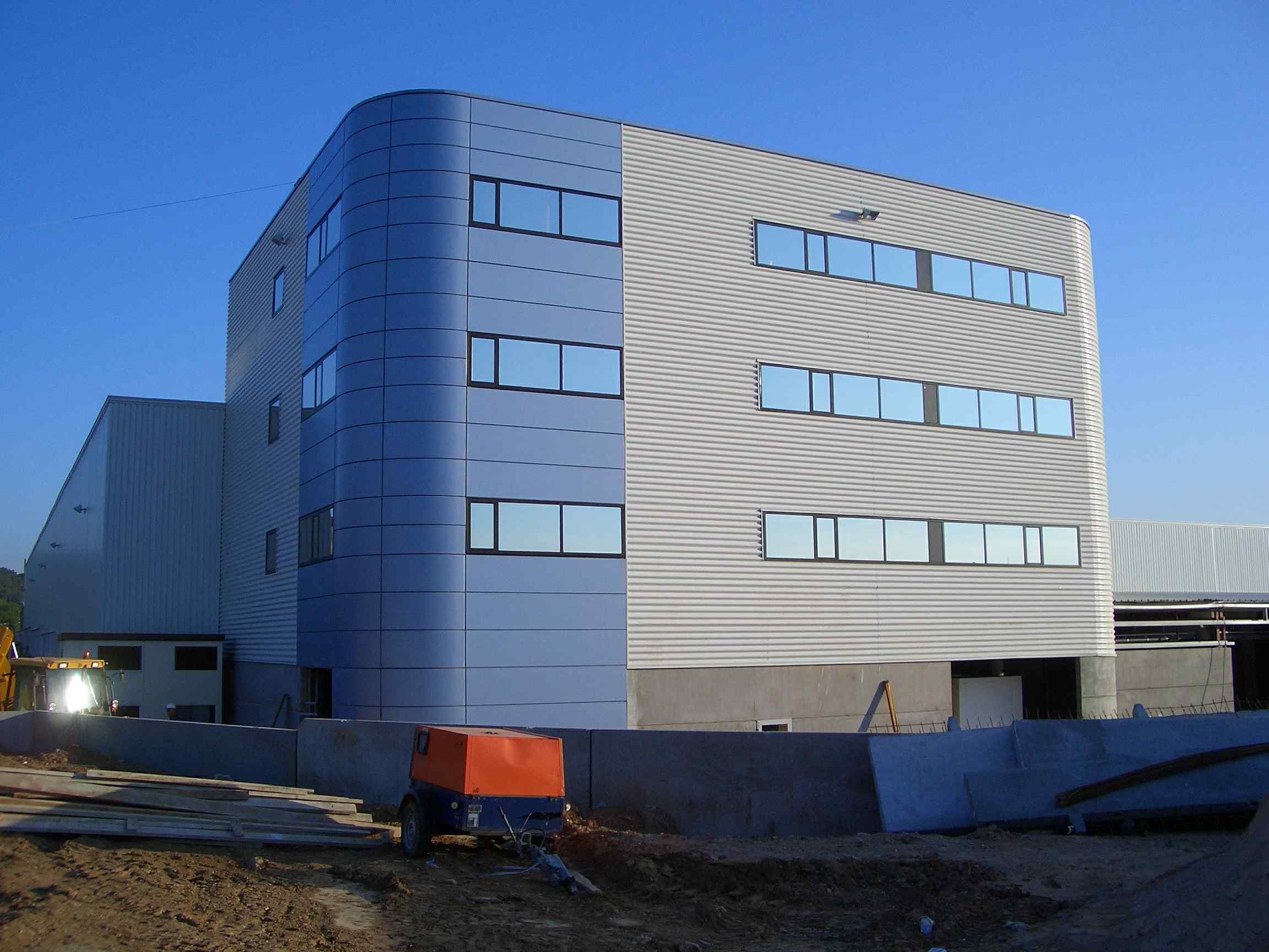Edificio de oficinas en construcción